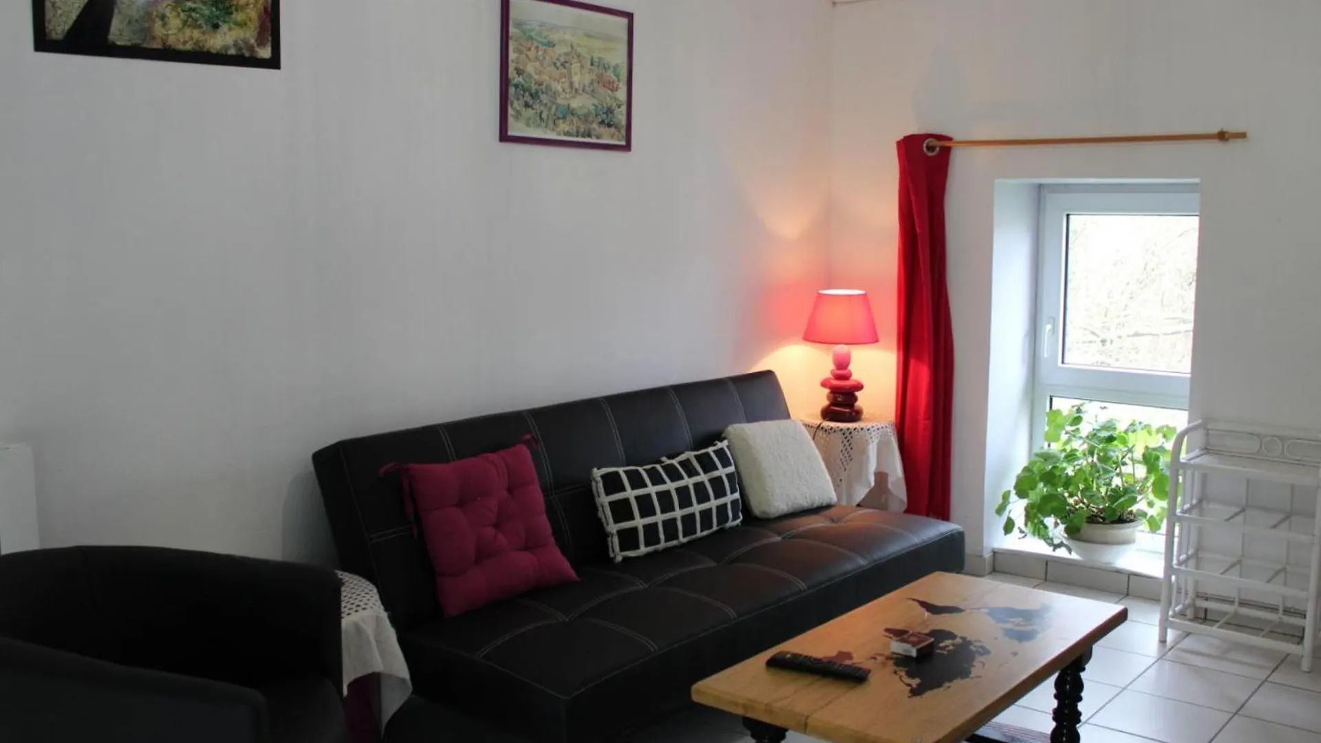 Holiday home Charmant Gite Renove Avec Jardin, Terrasse, Cheminee Et Wifi - Animaux Acceptes - Fr-1-489-22 Chatel-de-Neuvre